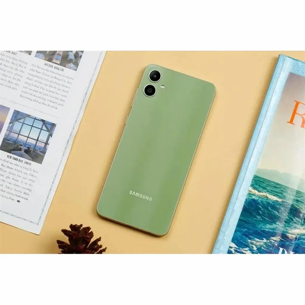 گوشی موبایل سامسونگ مدل Galaxy A05 دو سیم کارت ظرفیت 64 گیگابایت و رم 4 گیگابایت به همراه شارژر سامسونگ - تصویر 6