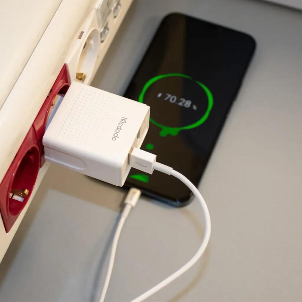شارژر دیواری 12وات مک دودو مدل CH-3971 به همراه کابل Micro USB - تصویر 5